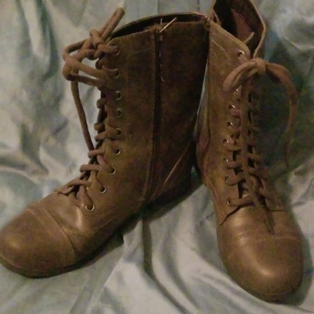 Distressed look brown boots